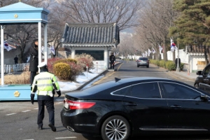 특검, 청와대 압수수색 ‘승부수’…영장기간 7일+α, 실패시 재시도