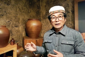 [명인·명물을 찾아서] 끈기로 되살린 제주 옹기… 뜨겁게 이어질 제주의 얼