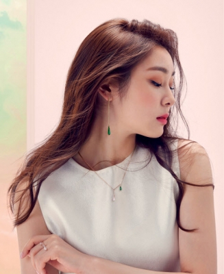 제이에스티나가 17SS 주얼리 신규 컬렉션인 오리엔탈블룸 출시와 함께 김연아의 새로운 광고 비주얼을 공개했다고 8일 전했다. 2017.2.8 [제이에스티나 제공=연합뉴스]