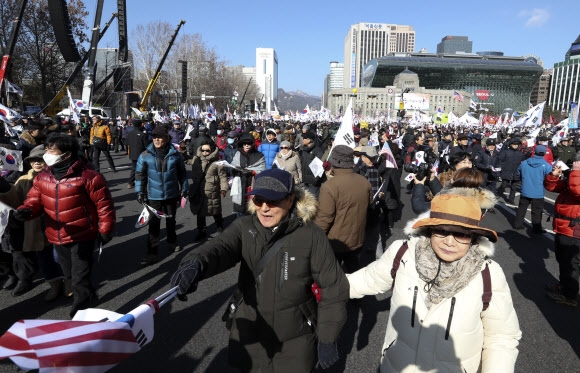 박 대통령 탄핵반대 집회 참가자들