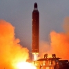 [북한 탄도미사일 발사] ‘ICBM 전초단계’ 고체연료 엔진 성능 과시… 對美 위협 고조