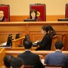 탄핵심판 ‘돌발 행동’ 속출···헌재 ‘법정경찰권’ 행사 시사