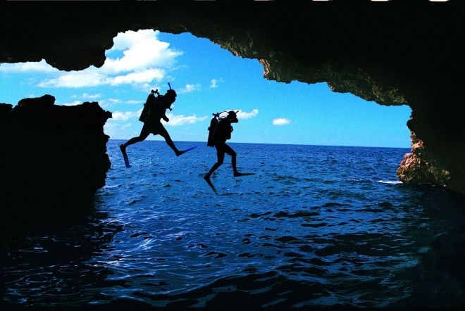 자메이카 니그릴에서 다이빙을 즐기는 관광객들. 자메이카관광청 제공