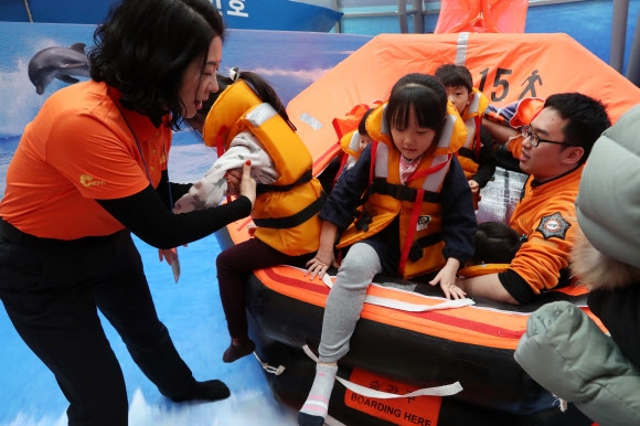 “선박 안전탈출 이렇게”