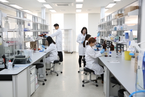 세스코는 최근 시험분석센터를 확장하고 식품의 원료, 가공, 유통 전 단계에서 식품의 품질관리, 안전관리를 위한 전문 식품시험검사 서비스를 3월 6일 런칭한다고 밝혔다.