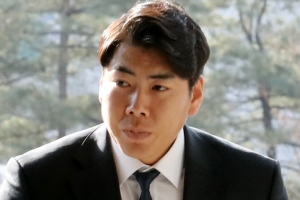 ‘음주뺑소니’ 강정호, 징역 8월 집행유예 2년…스프링캠프 참가 가능할 듯
