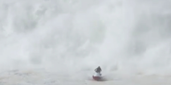 <화제의 영상> 제트스키 덮친 거대 파도