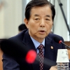 [서울포토] 북한 미사일 발사 상황 보고하는 한민구 국방부 장관
