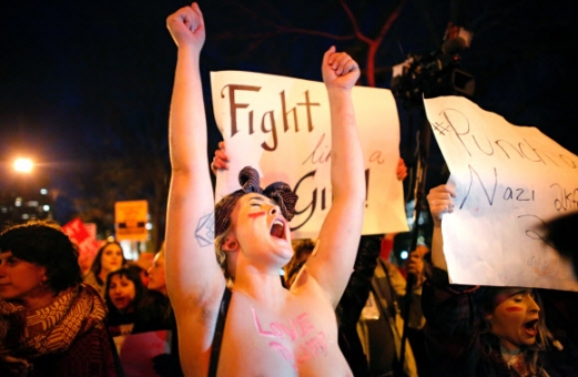 [포토] ‘성 평등을 위하여’… 소리 높여 외치는 여성 시위대