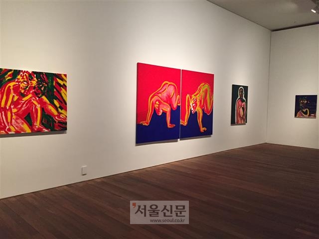 서울대미술관에서 열리고 있는 ‘예술만큼 추한’전에 출품된 서용선의 작품들. 이번 전시는 아름다움과 대치되는 ‘추’의 감각이 어떻게 예술 작품 속에서 발현되는지를 보여주고 있다.