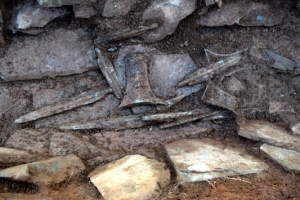 2300년 전 동기·동검 출토