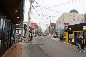 유커 사라진 제주… 내국인엔 ‘올레의 봄’