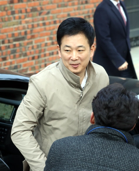 박 전 대통령 자택 도착한 유영하 변호사