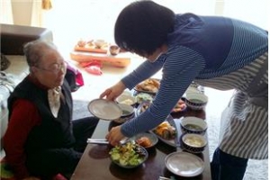 홀몸 어르신과 ‘집밥 한끼’ 나누는 서대문