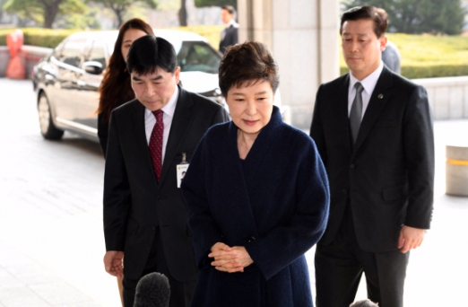 [서울포토] 취재진 질문에 답하는 박근혜 전 대통령