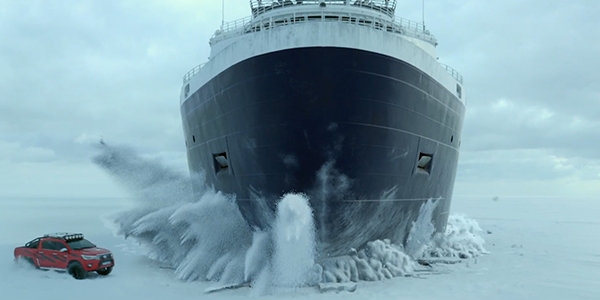 영화 ‘더 레이싱: 이너셜 드리프트’ 메인 예고편의 한 장면.