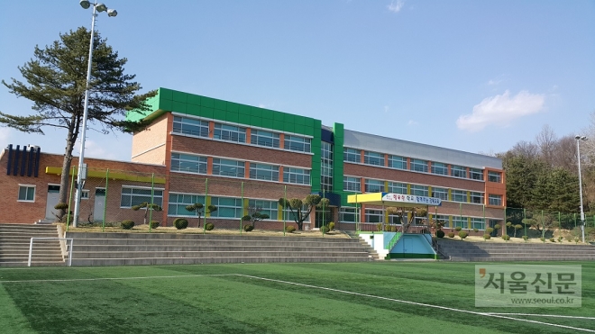 폐교 위기 놓인 갑천고가 한옥건축 마이스터고로 전환해 줄 것을 요구하고 있다. 갑천고 제공 