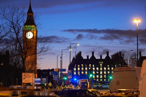 런던 의사당 부근서 ‘테러’…4명 사망