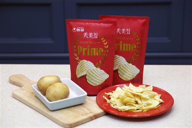 농심이 새롭게 출시한 ‘수미칩 프라임’. 세계 3대 식재료로 꼽히는 이탈리아산 검은 송로버섯을 사용했다. 농심 제공