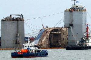 “세월호 새달 5일보다 빨리 목포 도착할 듯”…미수습자 가족들 “안전·유실방지망 확인” 당부