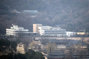 검찰, 청와대 압수수색 시도…청와대, 경내진입 불허·자료 임의제출(종합)