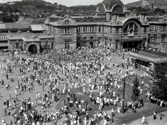1945년 서울역 앞