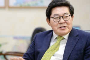 [자치단체장 25시] 불공정 인사·악취·불신 없는 ‘3無 광진’… 섬김 행정 통했다