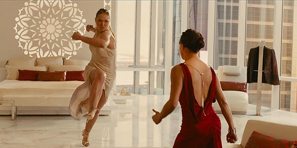 ‘분노의 질주: 더 익스트림’ 걸크러쉬 액션 예고편의 한 장면.