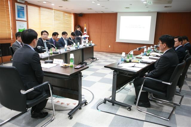 지난 28일 구청에서 ‘건강도시 실현을 위한 강동구 도시설계 가이드라인’ 착수보고회가 열리고 있다. 강동구 제공