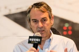 토니상 2관왕 연출가 “750쪽 원작 단숨에 읽어… 최고의 작품”