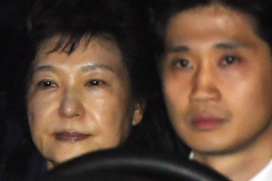 박근혜 구속, 서울구치소 도착…올림머리 풀고 ‘머그샷’ 찍고 입소 절차는?