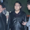 [서울포토] 서울구치소서 朴 전 대통령 도착 기다리는 윤상현 의원