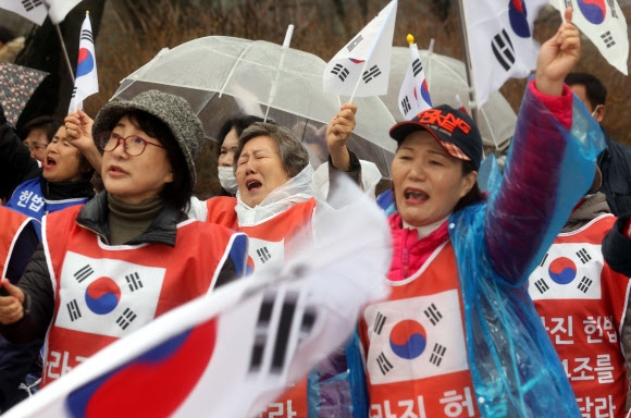 박근혜 전 대통령 지지자들의 집회 모습
