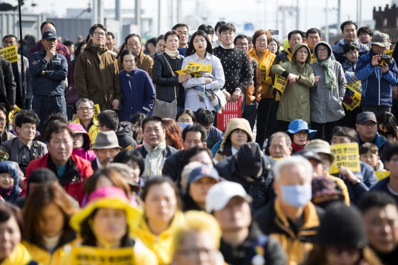 목포신항에서 열린 진상규명 촉구집회