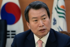 [자치단체장 25시] 장미축제 140배 키운 행정가… ‘경제삼각벨트’ 청사진 그린다