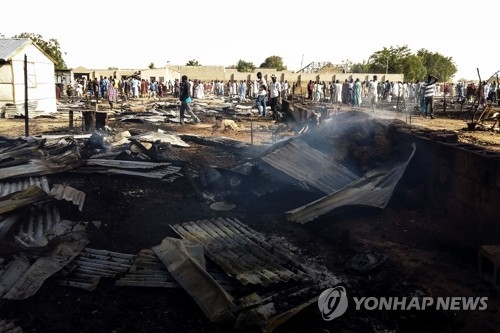 지난달 자살폭탄 공격을 받은 나이지리아 마이두구리 인근 마을의 모습[AFP=연합뉴스 자료사진]