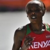 ‘넘어지고도 런던마라톤 우승’ 제미마 숨공 도핑테스트 걸렸다