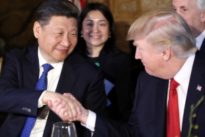 시진핑·트럼프 통화…“한반도 비핵화 견지, 평화적 방법으로 협력”