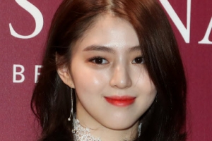 한소희, ‘경성크리처’ 액션 촬영 중 안면 부상