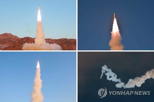 북한의 중장거리 탄도미사일 ‘북극성 2형’ 발사 장면[연합뉴스 자료 사진]