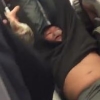 유나이티드 항공서 끌려나간 승객은 69세 화교 의사…중국인들 분노(영상)