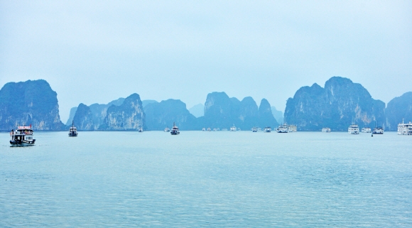 ‘바다의 구이린’이라 불리는 하롱베이. 베트남에서도 손꼽히는 명소다.