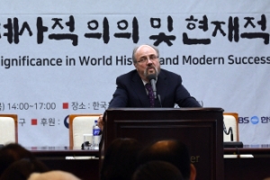 美학자 “4·19 정신, 촛불시위로 계승”