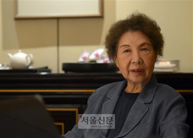 김남조 시인 ‘시계’ 정지용문학상