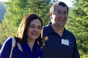 샌드버그 페이스북 COO, 사별 육아법 공개