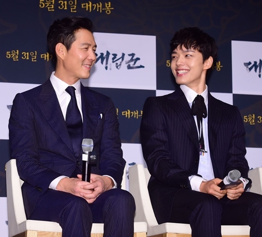 ‘대립군’ 이정재 여진구