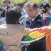 [서울포토] ‘동성애 반대 발언’ 문재인에 사과요구 기습시위