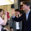 [서울포토] ‘안철수 대선후보와 하이파이브를’