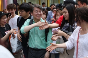 安 “당선되면 劉에 경제분야 부탁하고 싶다”