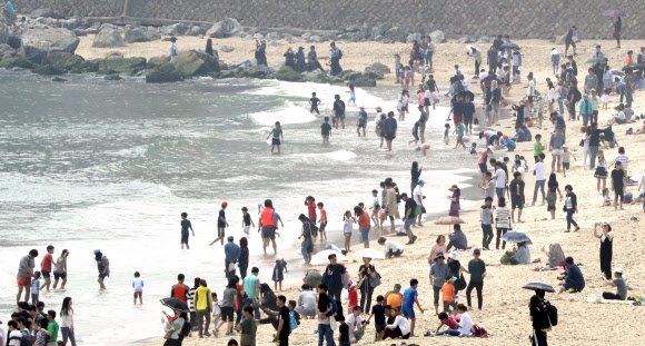 어린이날 해운대 나들이객 북적